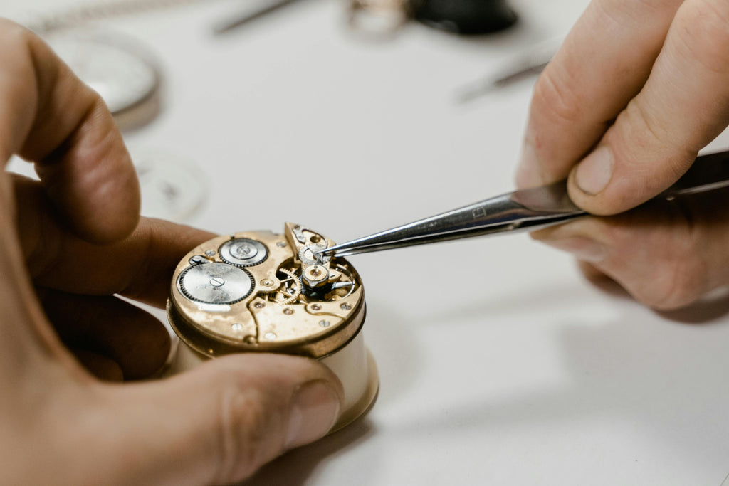 WATCH REPAIR IMAGE - SHIRAF JEWELERS